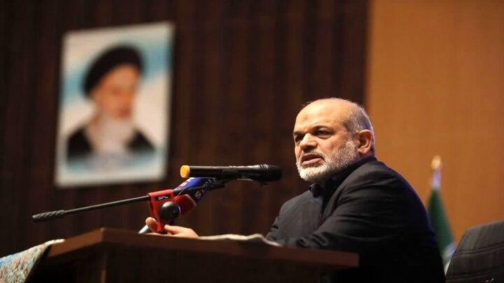 وزیر کشور: پروژه قطار سریع مشهد- تهران و آزادراه حرم تا حرم دنبال می‌شود