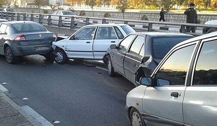 تصادف زنجیره ای در آزاد راه کرج - قزوین/ ۵ نفر مصدوم شدند تصادف زنجیره ای در آزاد راه کرج - قزوین/ ۵ نفر مصدوم شدند