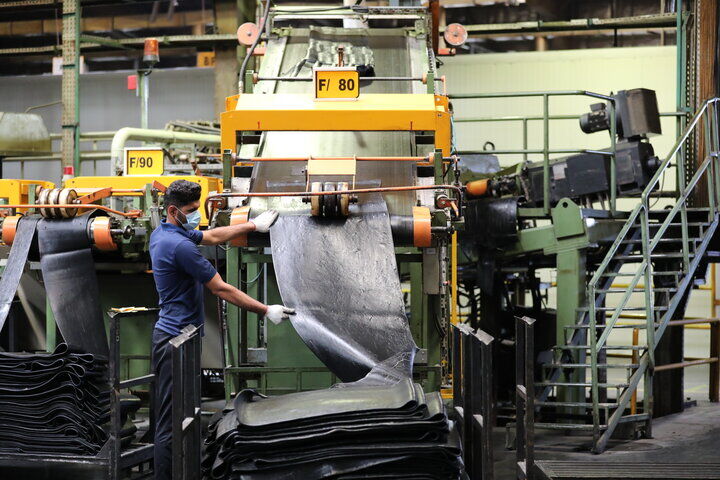 تولیدکنندگان افسران جبهه تولید هستند تولیدکنندگان افسران جبهه تولید هستند