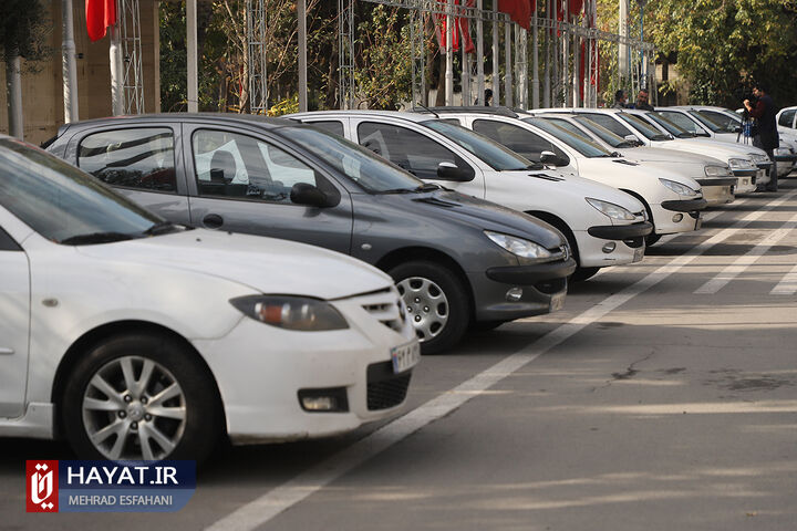 طرح دستگیری تعدادی از سارقان خودرو و موتورسیکلت و نمایش ادوات جرم