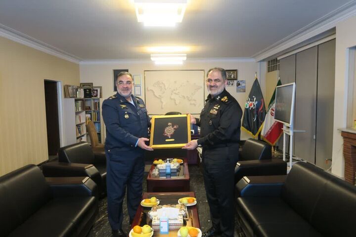 دیدار فرمانده نیروی هوایی با فرمانده نیروی دریایی ارتش دیدار فرمانده نیروی هوایی با فرمانده نیروی دریایی ارتش