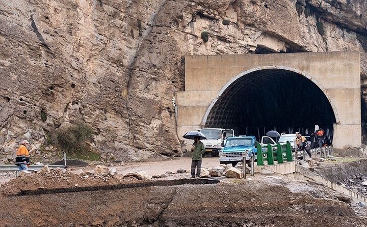 ریزش تونل مسیر پل زال را مسدود کرد ریزش تونل مسیر پل زال را مسدود کرد