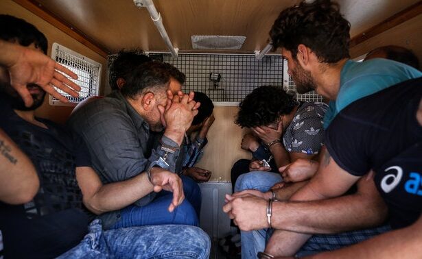 نظارت ویژه پس از آزادی بر محکومانی که سرقتهای خشن مرتکب شدهاند نظارت ویژه پس از آزادی بر محکومانی که سرقتهای خشن مرتکب شدهاند