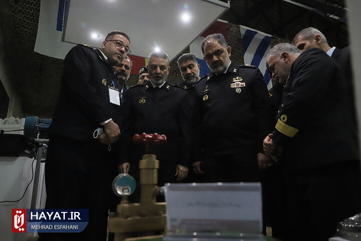 افتتاح نمایشگاه دستاوردهای جدید نیروی دریایی ارتش