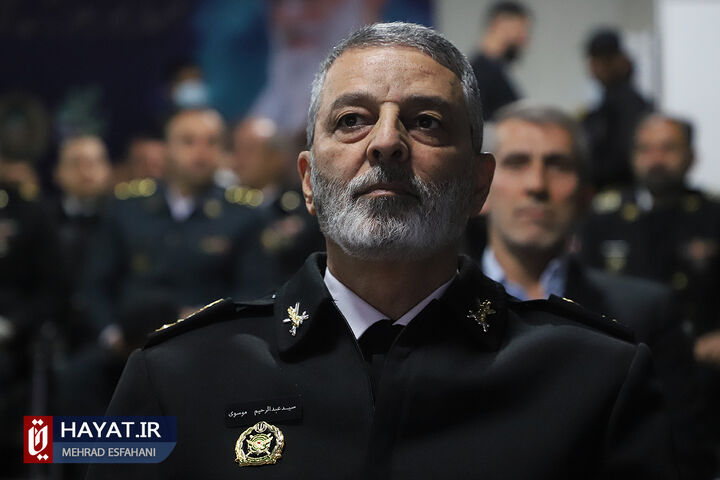 افتتاح نمایشگاه دستاوردهای جدید نیروی دریایی ارتش