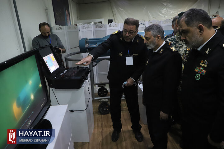 افتتاح نمایشگاه دستاوردهای جدید نیروی دریایی ارتش