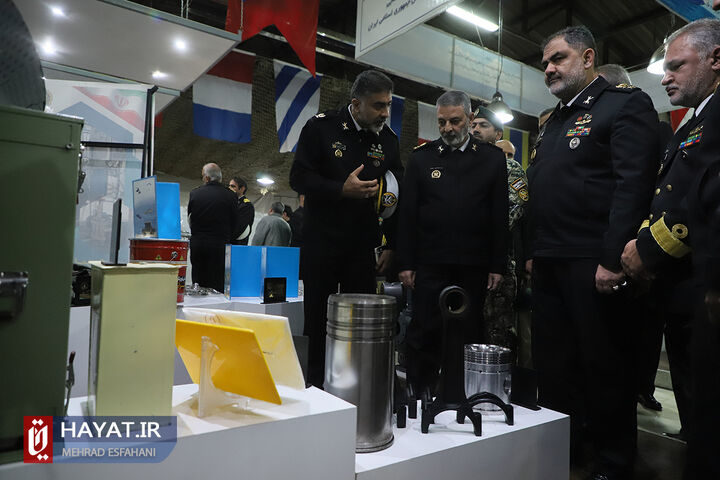 افتتاح نمایشگاه دستاوردهای جدید نیروی دریایی ارتش