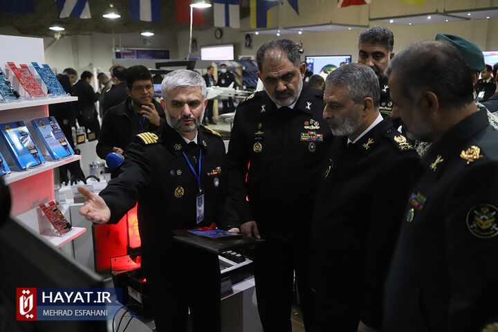 افتتاح نمایشگاه دستاوردهای جدید نیروی دریایی ارتش