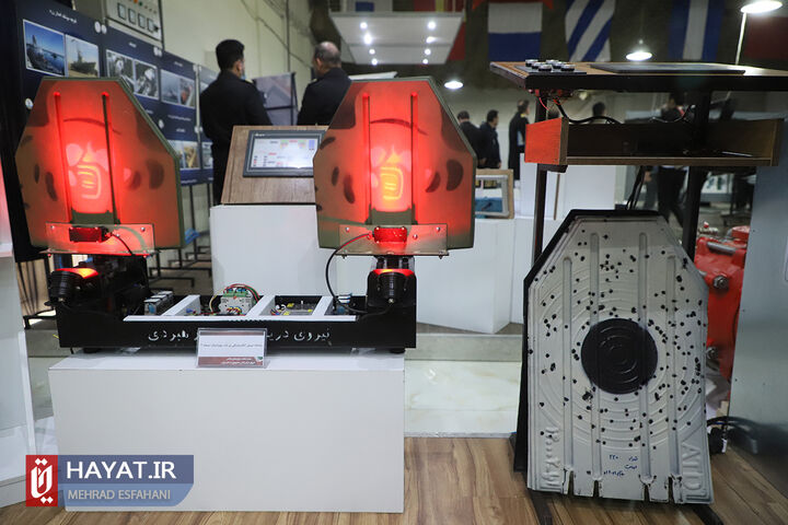 افتتاح نمایشگاه دستاوردهای جدید نیروی دریایی ارتش