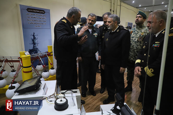 افتتاح نمایشگاه دستاوردهای جدید نیروی دریایی ارتش