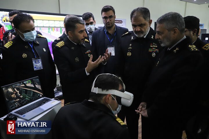 افتتاح نمایشگاه دستاوردهای جدید نیروی دریایی ارتش