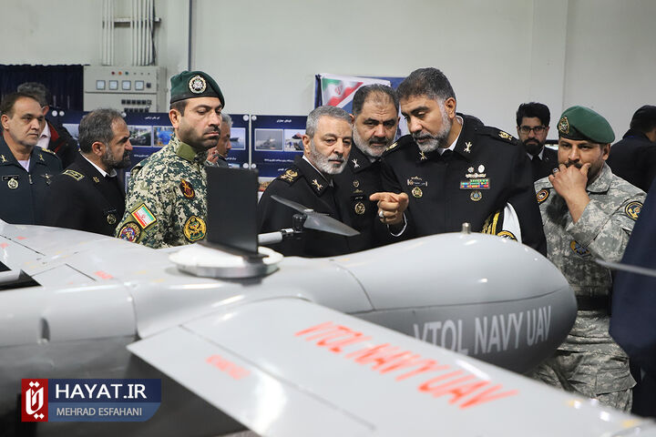 افتتاح نمایشگاه دستاوردهای جدید نیروی دریایی ارتش