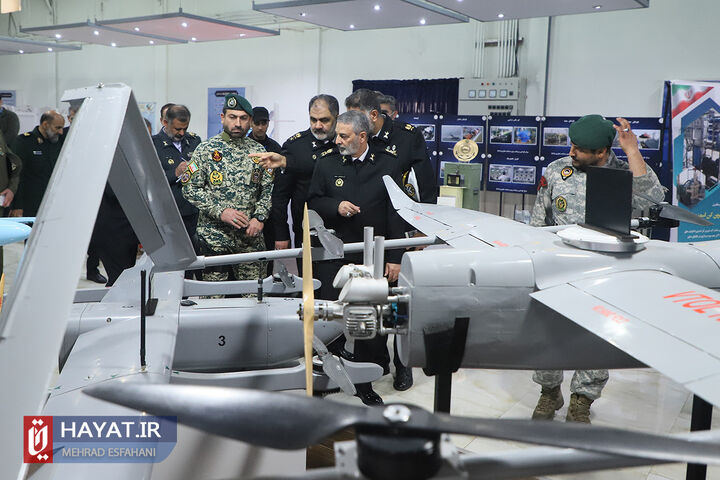 افتتاح نمایشگاه دستاوردهای جدید نیروی دریایی ارتش