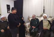 دیدار جانشین فرمانده کل سپاه با خانواده ۳ شهید مدافع امنیت کرمانشاه‌ 