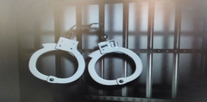 دستگیری سارق محتویات خودرو در تجریش دستگیری سارق محتویات خودرو در تجریش