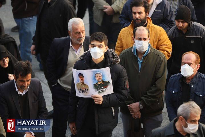 مراسم بدرقه شهدای مدافع حرم در میدان امام حسین(ع)