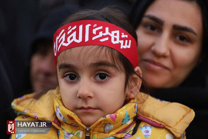 مراسم بدرقه شهدای مدافع حرم در میدان امام حسین(ع)