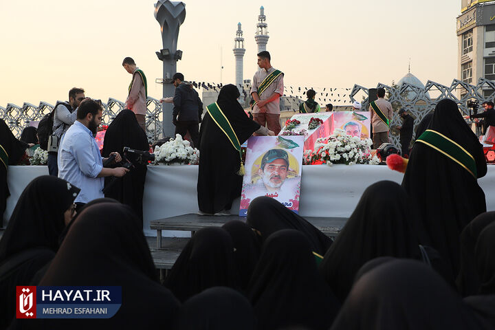 مراسم بدرقه شهدای مدافع حرم در میدان امام حسین(ع)