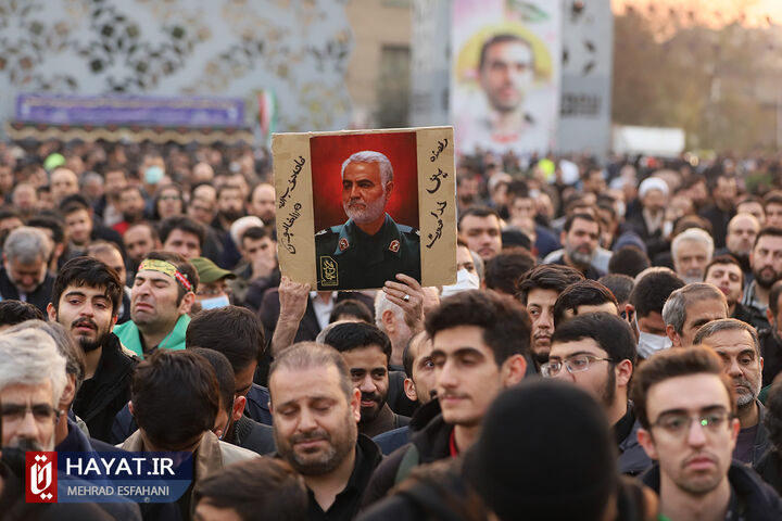 مراسم بدرقه شهدای مدافع حرم در میدان امام حسین(ع)