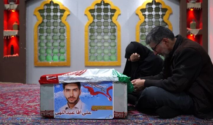 روایت شهادت علی آقاعبداللهی از زبان مادرش روایت شهادت علی آقاعبداللهی از زبان مادرش