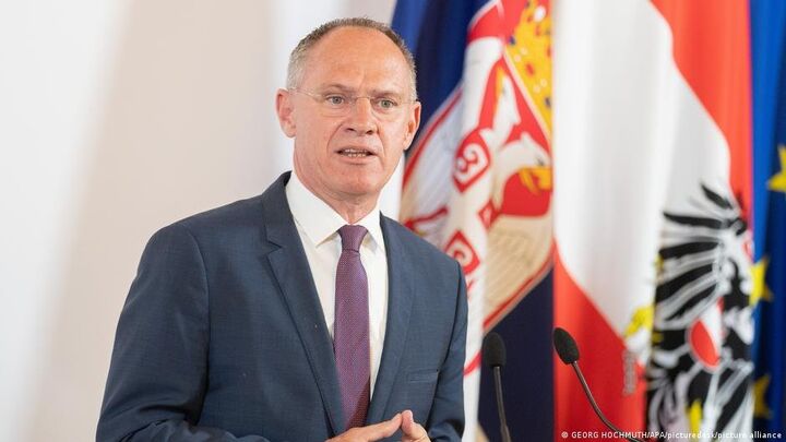 اتریش با پیوستن رومانی و بلغارستان به «شنگن» مخالفت کرد اتریش با پیوستن رومانی و بلغارستان به «شنگن» مخالفت کرد