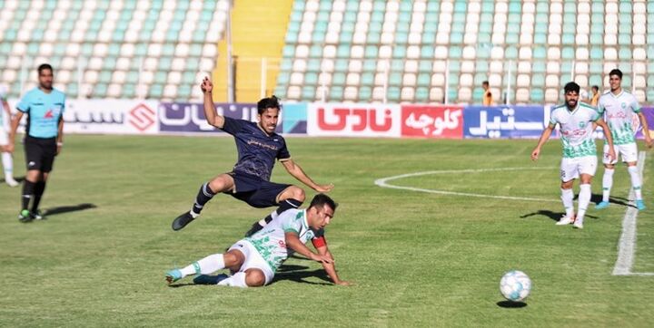 چادرملو با شکست فجر صدرنشین شد چادرملو با شکست فجر صدرنشین شد