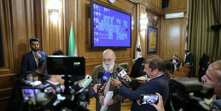 مهر تأیید چمران بر سودجویی تولیدکنندگان داخلی اتوبوس مهر تأیید چمران بر سودجویی تولیدکنندگان داخلی اتوبوس