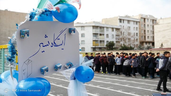 آغاز توزیع شیر میان دانش‌آموزان تهرانی
