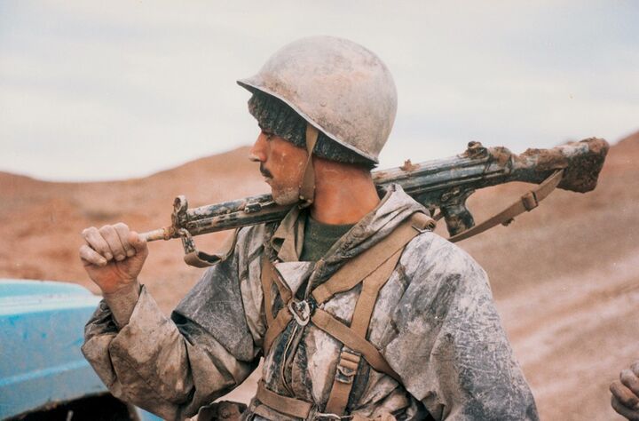 پسرم کفشهایش را فروخت تا به جبهه برود + فیلم پسرم کفشهایش را فروخت تا به جبهه برود + فیلم