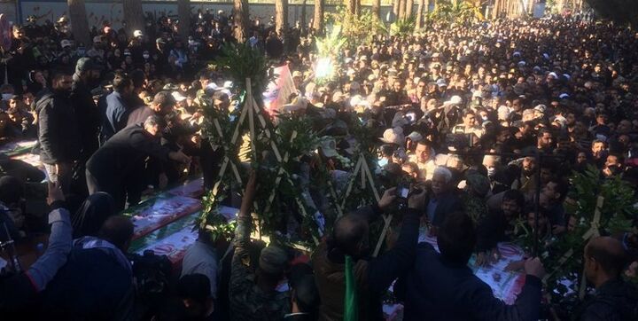 آغاز تشییع پیکر مطهر شهدای حادثه تروریستی راسک  آغاز تشییع پیکر مطهر شهدای حادثه تروریستی راسک