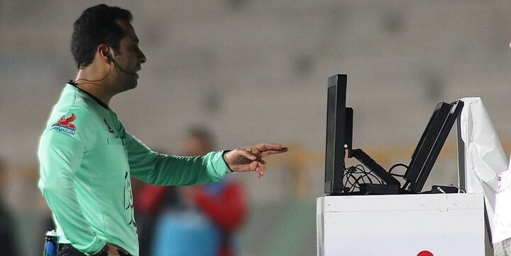 VAR چینی در لیگ برتر ایران VAR چینی در لیگ برتر ایران