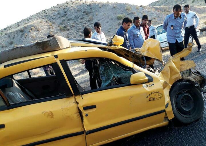 ۲ کشته در تصادف تریلی با تاکسی در اتوبان نطنز-اصفهان