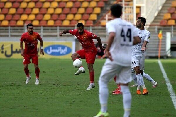 تساوی تیم های ذوب آهن و فولاد به نفع پرسپولیس و ملوان