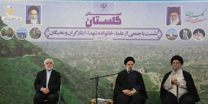 رئیس جمهور با خانواده شهدا، ایثارگران و نخبگان گلستان دیدار کرد رئیس جمهور با خانواده شهدا، ایثارگران و نخبگان گلستان دیدار کرد