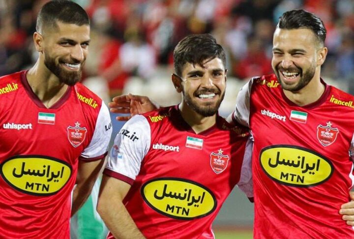 شوک شبانه به پرسپولیس: دو ستاره قرمزها نیم فصل سرباز میشوند؟! شوک شبانه به پرسپولیس: دو ستاره قرمزها نیم فصل سرباز میشوند؟!