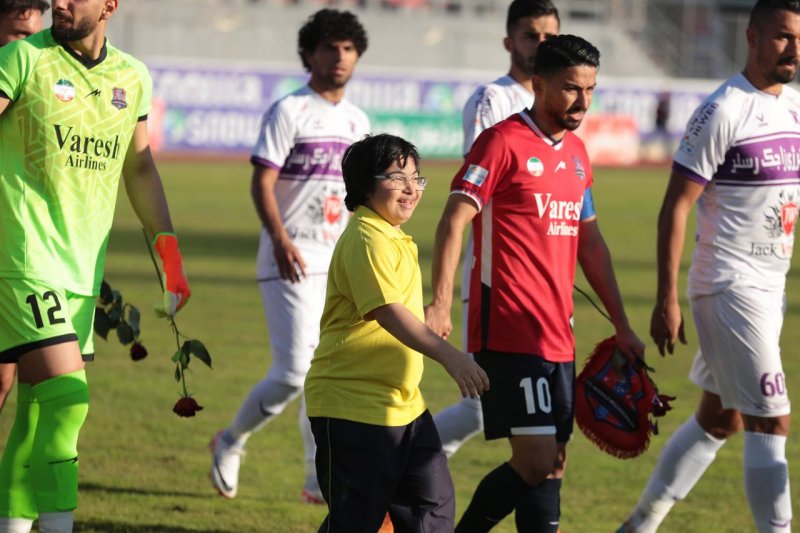 پس دادن هدیه نکونام توسط مورایس/ بازگشت به موقع سرخها به کورس