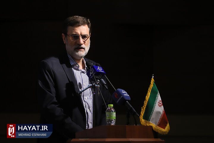 آئین تجلیل از پژوهشگران و فنآوران برتر