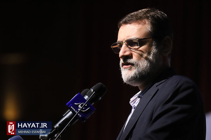 آئین تجلیل از پژوهشگران و فنآوران برتر