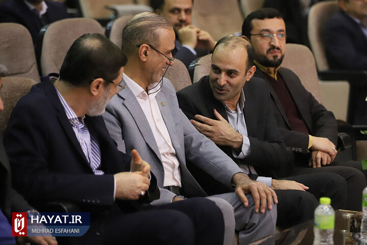 آئین تجلیل از پژوهشگران و فنآوران برتر