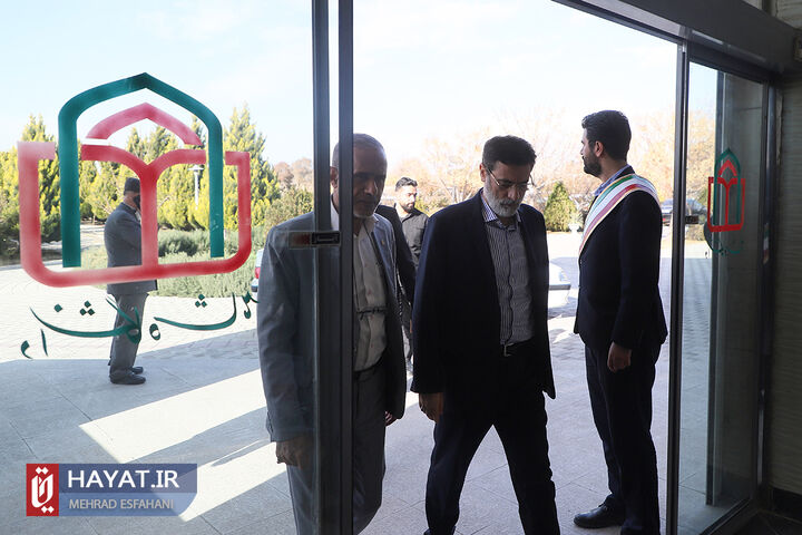 آئین تجلیل از پژوهشگران و فنآوران برتر