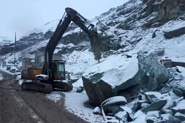 ریزش سنگ در محدوه هزارچم کندوان ریزش سنگ در محدوه هزارچم کندوان