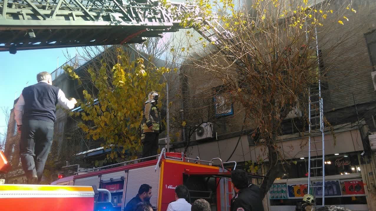 آتش‌سوزی در خیابان امیرکبیر تهران