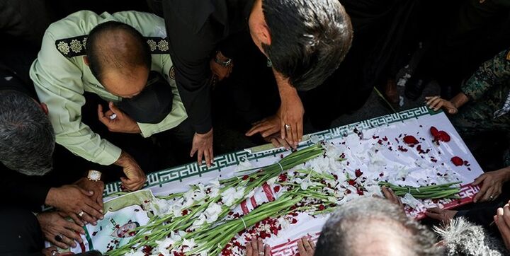 درگیری پلیس با قاچاقچیان مواد مخدر؛ مأمور پلیس کرمانشاه شهید شد درگیری پلیس با قاچاقچیان مواد مخدر؛ مأمور پلیس کرمانشاه شهید شد