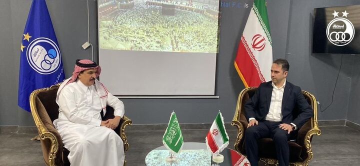 بازدید سفیر عربستان از کمپ باشگاه استقلال بازدید سفیر عربستان از کمپ باشگاه استقلال