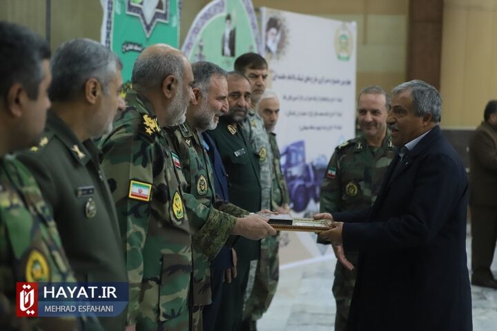 مراسم الحاق بیش از ۱۰۰ دستگاه تریلر تانکبر فوق سنگین به ناوگان ترابری نیروی زمینی ارتش