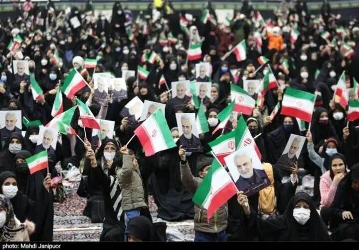 اجتماع 30 هزار دختر اصفهانی با عنوان دختران حاج قاسم اجتماع 30 هزار دختر اصفهانی با عنوان دختران حاج قاسم