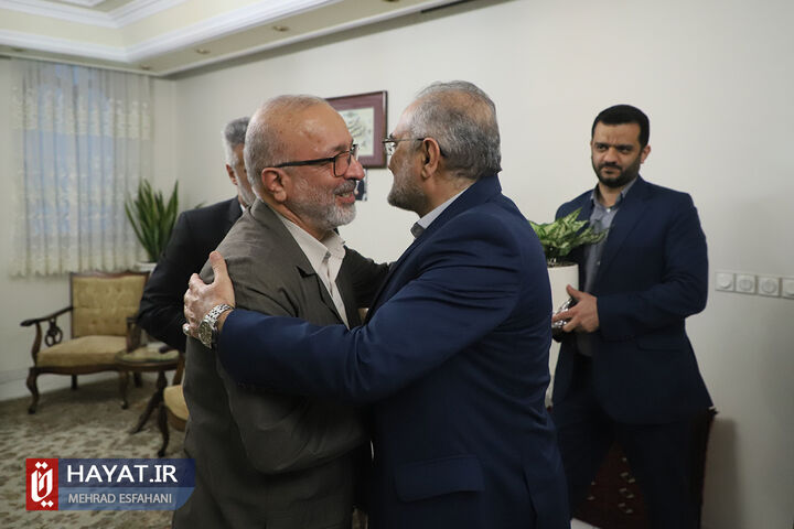 دیدار معاون پارلمانی رئیس جمهور با خانواده شهیدان شکرآبی