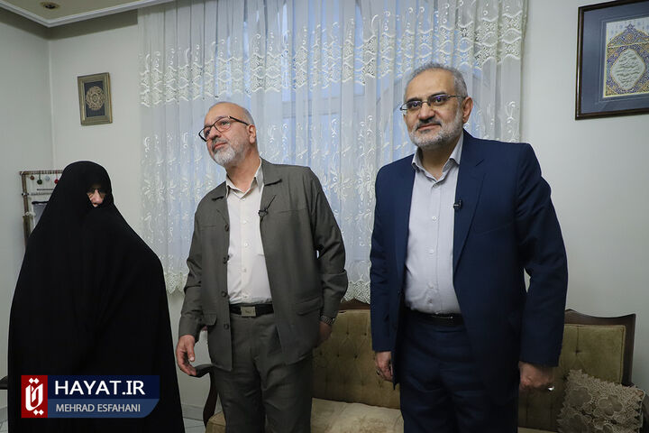 دیدار معاون پارلمانی رئیس جمهور با خانواده شهیدان شکرآبی