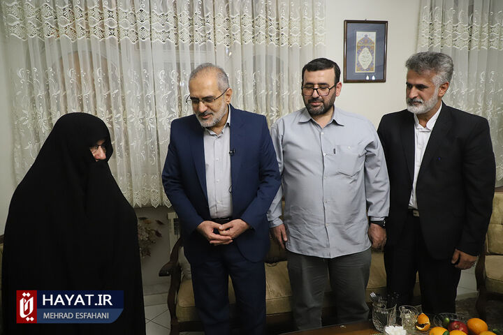 دیدار معاون پارلمانی رئیس جمهور با خانواده شهیدان شکرآبی