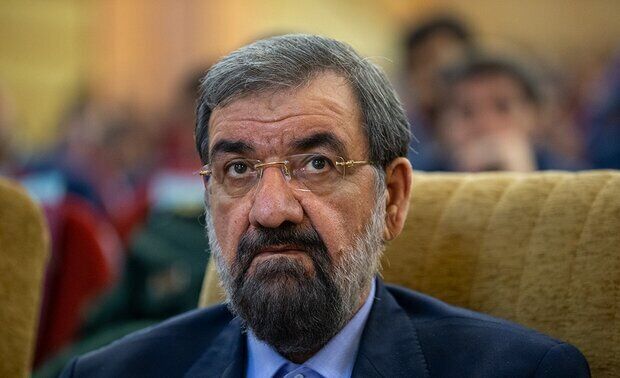 انصراف محسن رضایی از کاندیداتوری/همت خود را صرف اجماعسازی و کمک به دولت منتخب مینمایم انصراف محسن رضایی از کاندیداتوری/همت خود را صرف اجماعسازی و کمک به دولت منتخب مینمایم